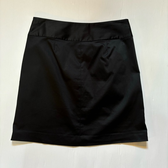 Banana Republic Black Skirt w/ Pockets 4 - Picture 6 of 10